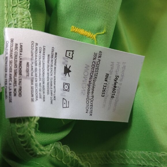 WonderWink Scrubs Women's Origins Bravo V-Neck Top Color is Green Apple Size M - Picture 6 of 7